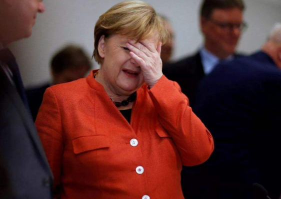 英镑下挫美元顺势反弹 白银陷入震荡短线暴跌2%