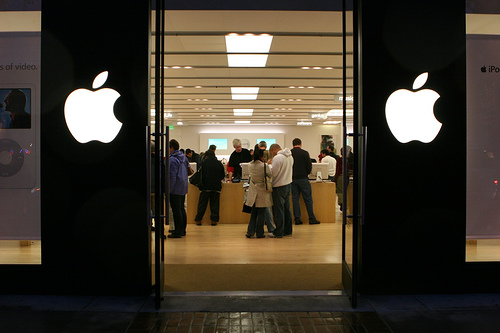 意大利对苹果三星“降速门”展开调查 或罚数百万欧元
