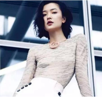 超模杜鹃恋情曝光 疑似和神秘男子同居