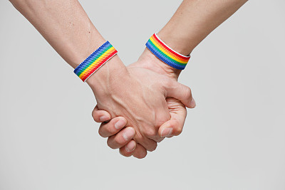 做变性手术致重伤 只因男儿身女儿心难诉情伤