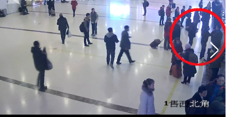 男子插队买票爆粗 面对劝阻一度出言威胁