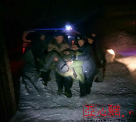 民警寒夜中搜救牧民 所幸只是身上被冻伤