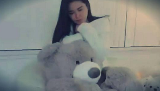 王祖贤欢度51岁生日发空灵照 容貌如停留在数十年前一般