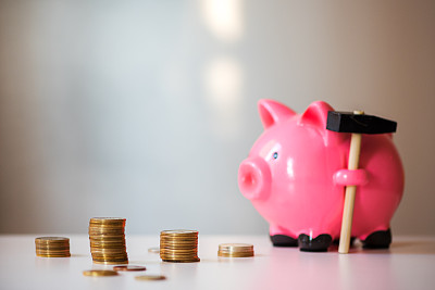 全球经济风险加剧 黄金或是最佳防守