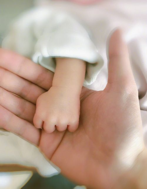 娱乐圈又添一桩大喜事 任嘉伦升级当爸啦!