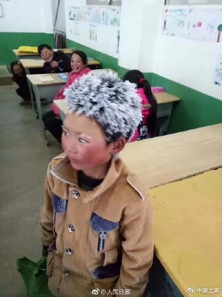 云南省长谈冰花男孩：我们做得不够 还有很大差距