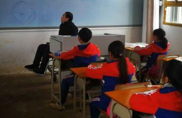 轮椅教师坚守讲台23年 荣获第三届“马云乡村教师奖”