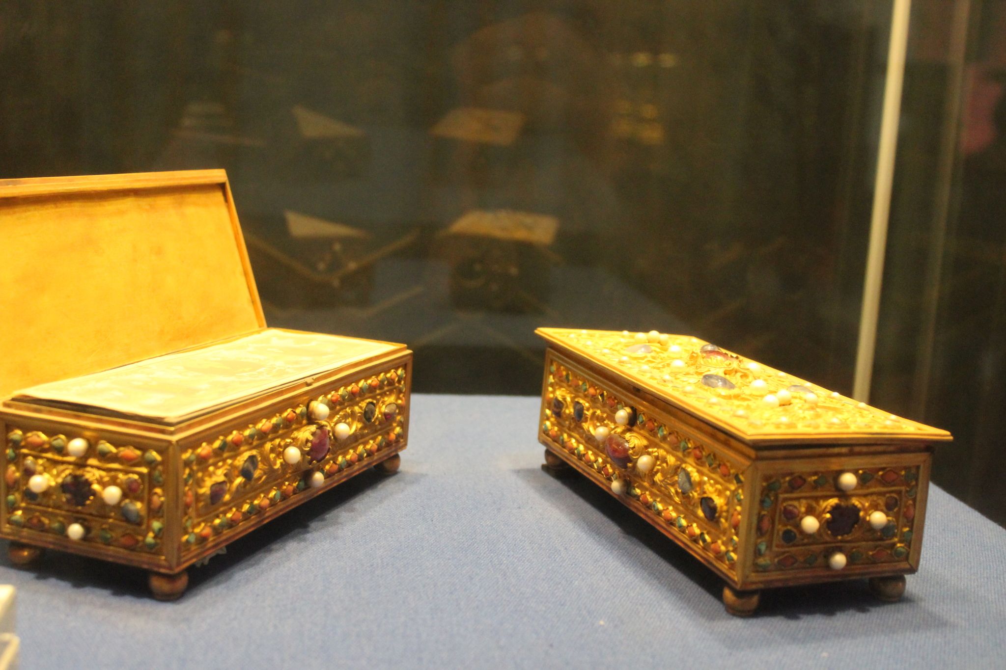 多项重磅经济数据将轮番轰炸 黄金多空面临生死搏斗？