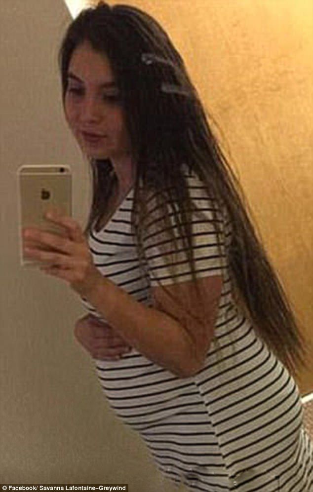 女子绑架怀孕孕妇 强行剖子宫取出婴儿致其死亡