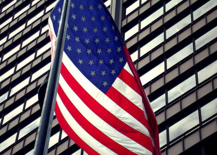 美联储加息步伐逼近 现货黄金惨遭抛售