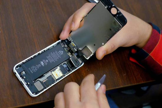 苹果考虑向部分受iPhone电池影响的用户发放退款