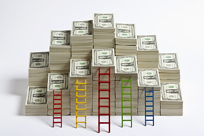 美股波动逆袭美元回升 国际黄金连夜承压下挫