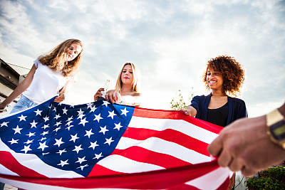 特朗普或限制进口钢铁和铝产品