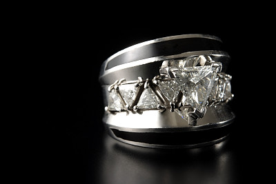 始料未及!这三大因素成今年白银最强助攻