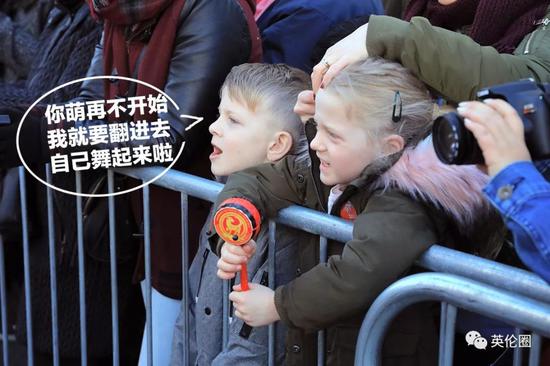 70万人挤爆女王家 到底发生什么了?