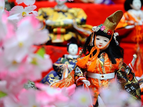 日本一神社装饰1800个人偶娃娃迎女儿节 