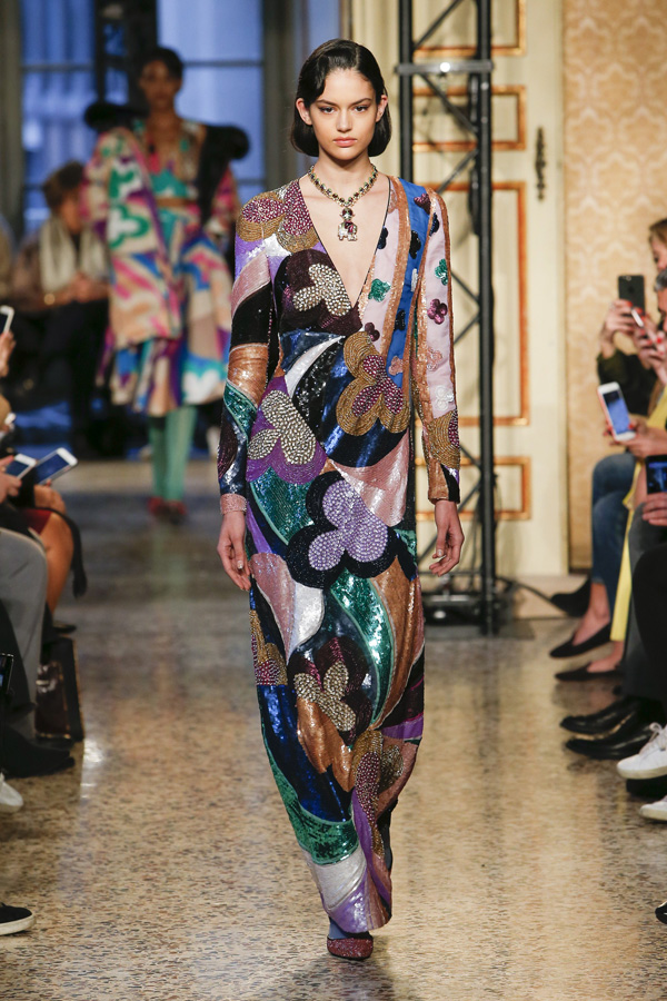 意大利时尚品牌 emilio pucci(璞琪)于米兰时装周发布2018秋冬系列