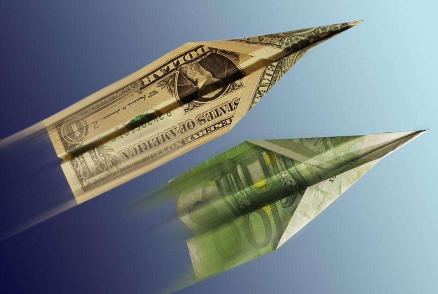 欧美数据即将出炉 黄金美元拉开博弈战