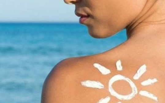 去海边为什么容易被晒黑?如何防晒