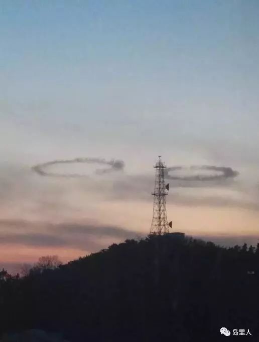 大连上空神秘烟圈 已证实有“烟圈”系人为制造