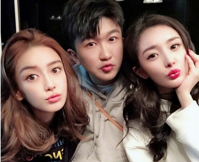 杨幂零点送祝福 催baby赶紧生二胎