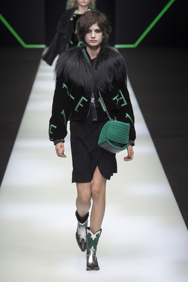 Emporio Armani（安普里奥·阿玛尼）于米兰时装周发布2018秋冬系列高级成衣