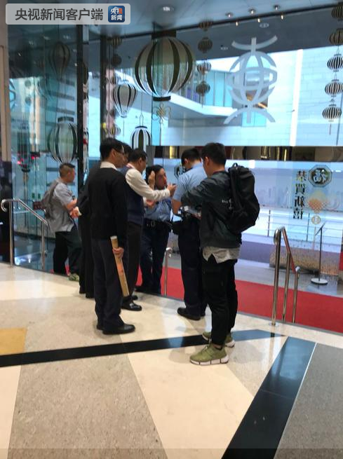 香港东亚总行遭劫 被捕男子57岁
