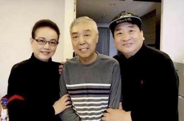 早春的时髦造型 又仙又美的纱裙撑起整个春季