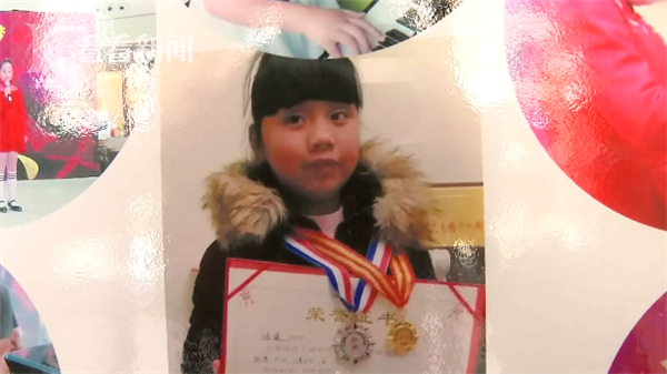 10岁失明女孩考钢琴八级 音乐为她开启了全新的世界