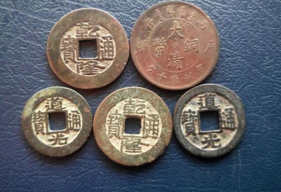 金投財(cái)經(jīng)早知道：特朗普親信揚(yáng)言買美元、賣黃金！