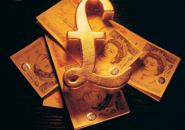 如果经济和通胀不出现显著的滑坡，英国央行很有可能会在5月的会议上，将基准利率上调25个基点，回到脱欧公投前的水平。