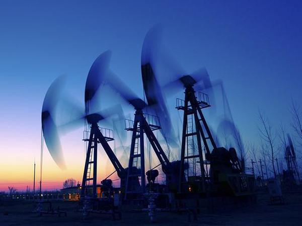 贸易战忧虑升温打压油价 贝克休斯石油钻井数增加11口利空油价