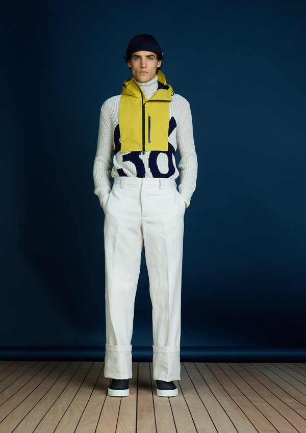 1287卡其风衣服_蜜豹资讯宜家跨界WilliamHunt,推出家具风服装