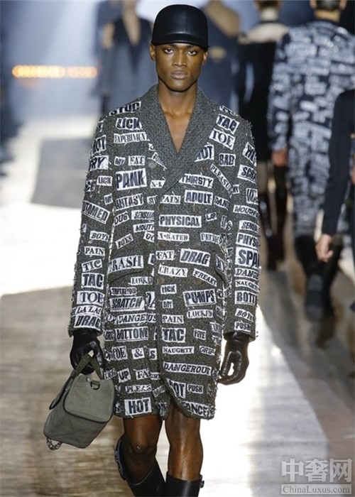 2018秋冬流行风衣_看完这篇文章再买衣服:2018秋冬款11种潮流趋势全面上线!