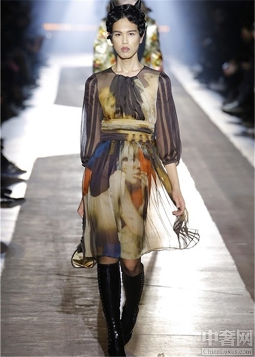 2018秋冬新款风衣_看完这篇文章再买衣服:2018秋冬款11种潮流趋势全面上线!(2)