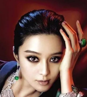 时尚界新宠的彩色宝石 深受明星名流的喜爱