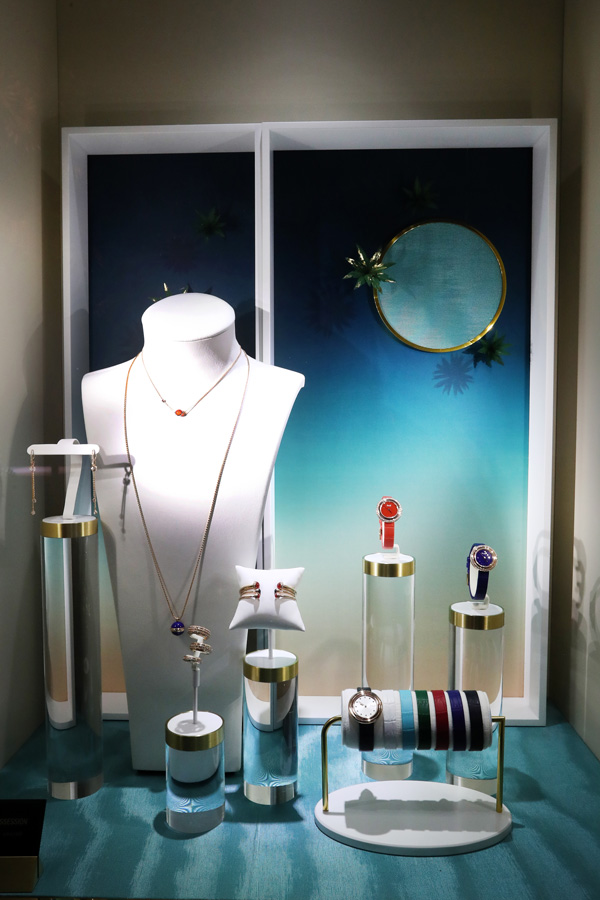 杨幂作为PIAGET伯爵全新时尚大使现身夏日派