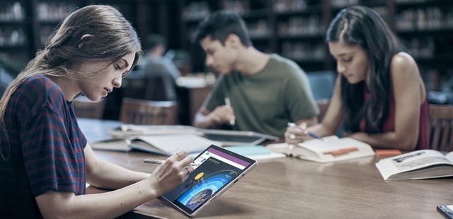 微软入局教育市场 年内将推出廉价版Surface