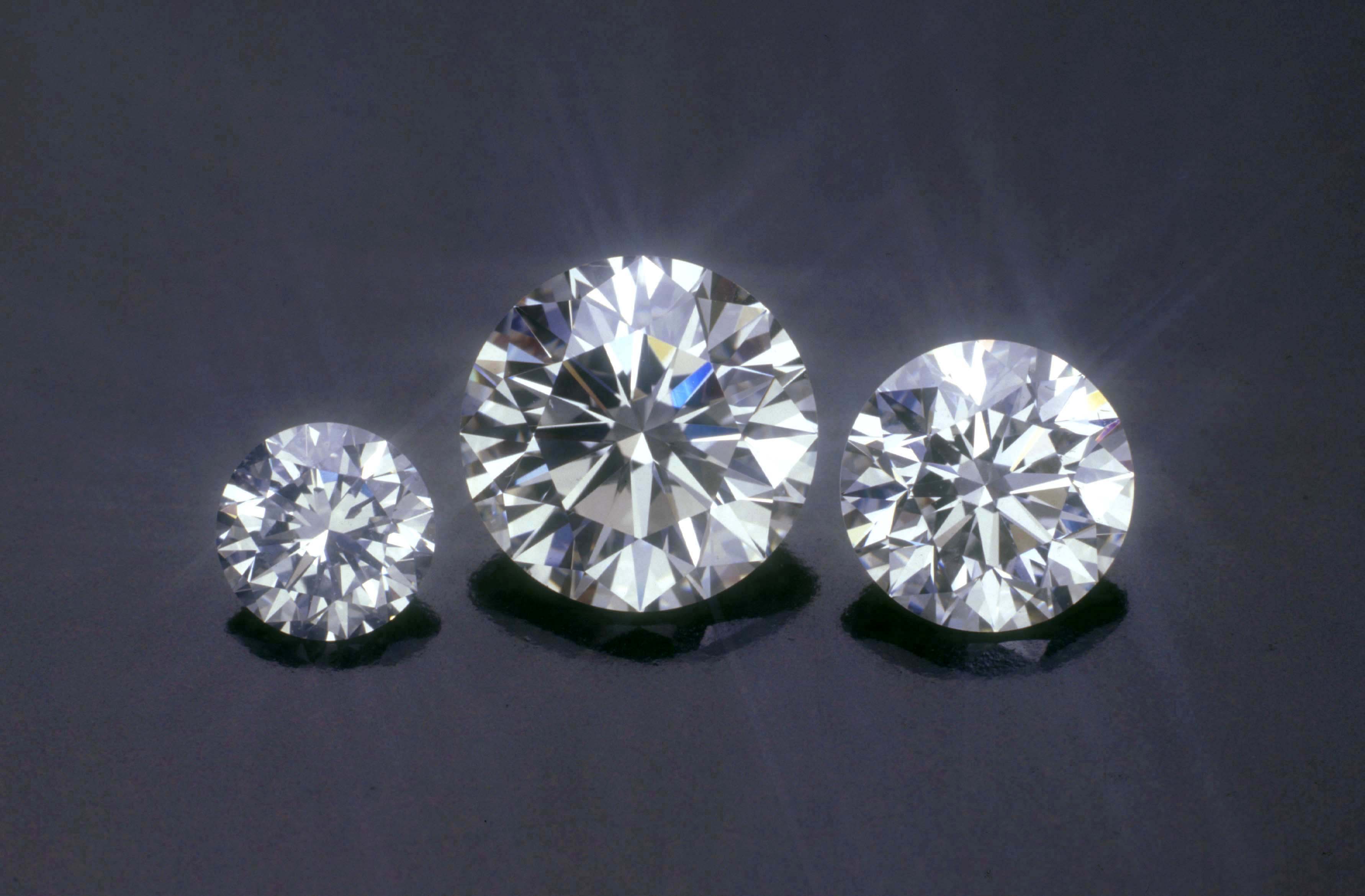 影响钻石升值的因素有哪些