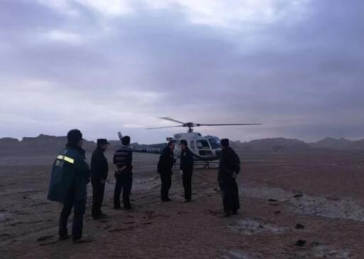 游客驾车被困青海 13个小时后成功获救