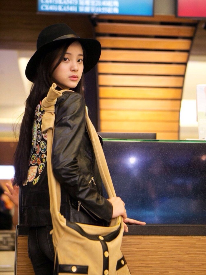 欧阳娜娜半年赚近7千万 收入还要拿来供家人开销?