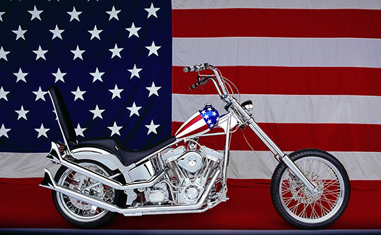 2004_Captain_America_Harley-Davidson_Chopper.jpg