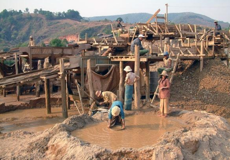 顶级红宝石产地 缅甸抹谷红宝石矿区 