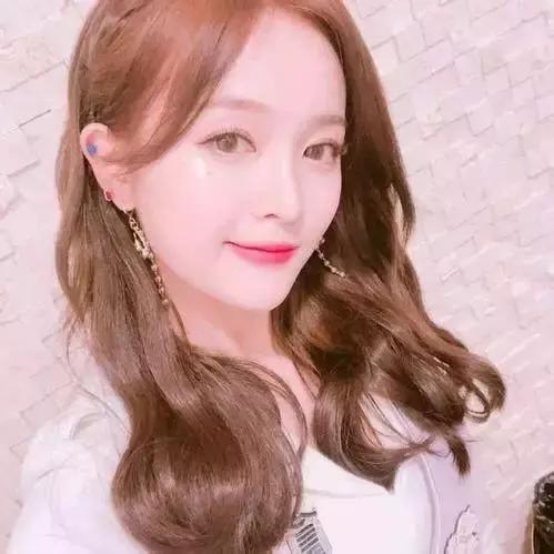 吴宣仪家庭背景