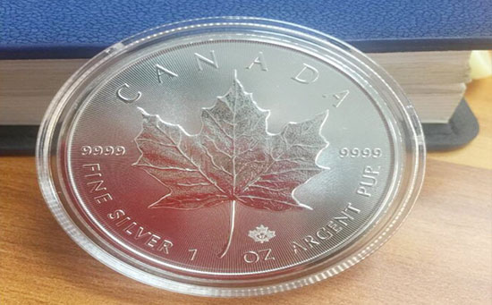 加拿大枫叶银币正面