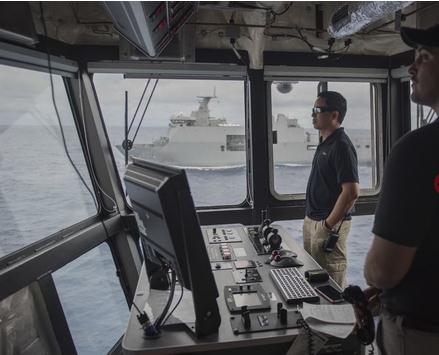 南海局势2018最新消息 美军舰赖在南海不走