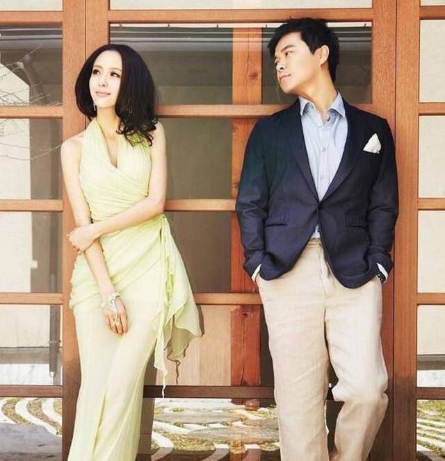 陈思成婚纱照_佟丽娅陈思成婚纱照