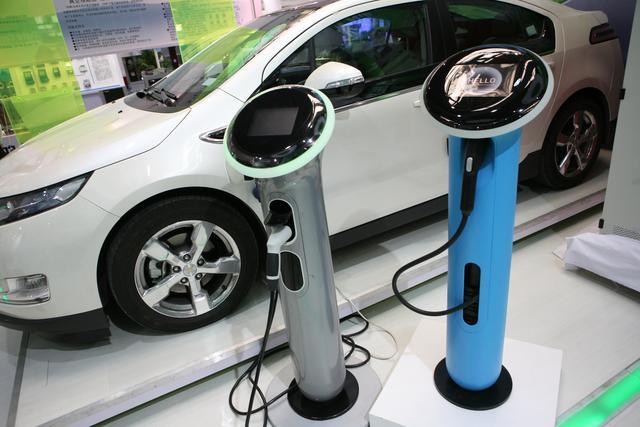 新能源汽车充一次电多少钱