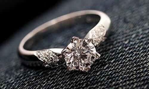 求婚用什么戒指