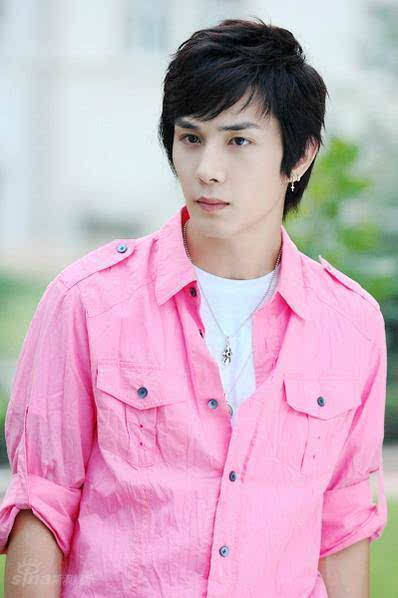 李承铉家族很有钱吗?